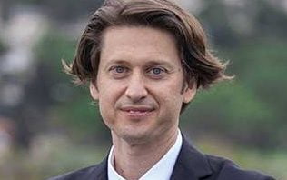 paratika-Burak-Kutlu